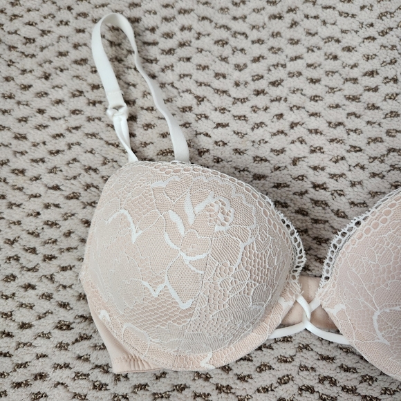 Jezebel Nude Lace Push Up Bra - Picture 3 of 5